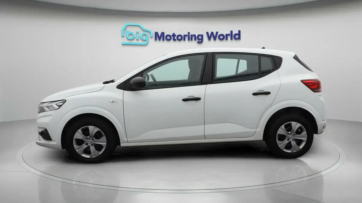 2022-dacia-sandero-10-sce-essential-big-4