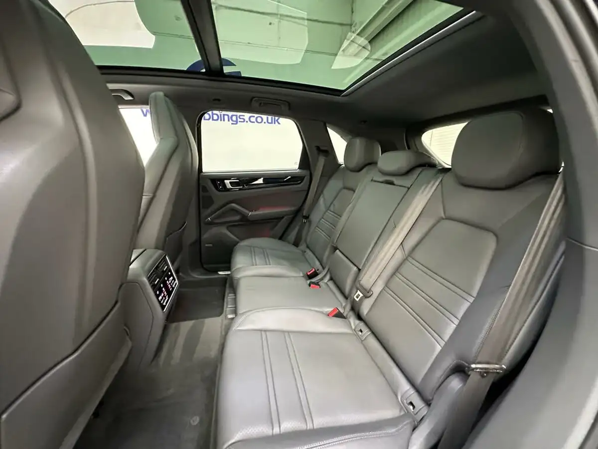 2018-porsche-cayenne-30-v6-s-big-34