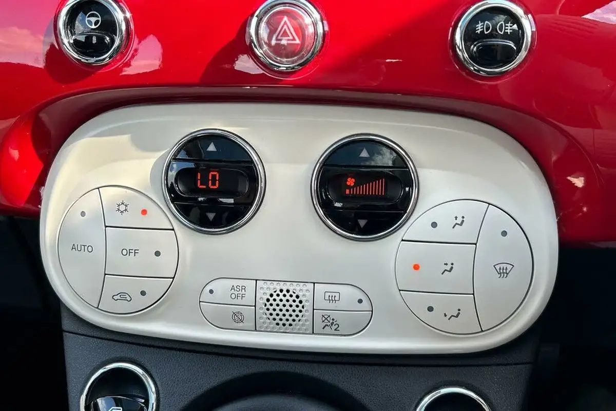 2022-fiat-500-10-dolcevita-big-11