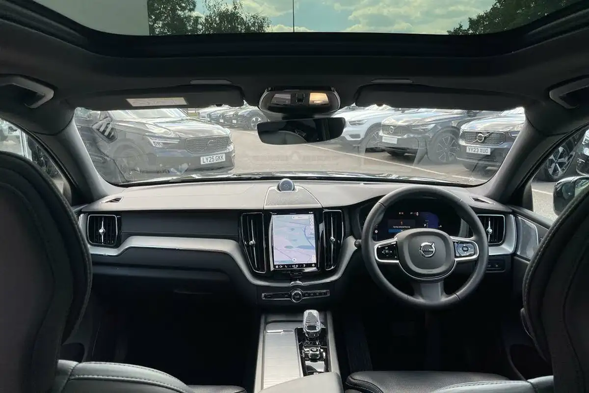 2024-volvo-xc60-20-t8-ultra-black-edition-big-2