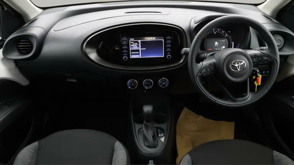 2023-toyota-aygo-x-10-vvt-i-pure-cvt-big-12