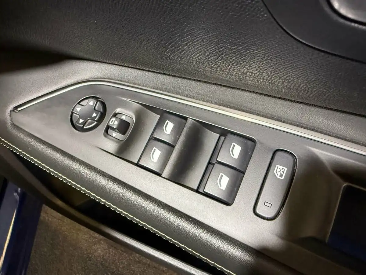 2020-peugeot-3008-suv-12-puretech-gt-line-eat8-big-12