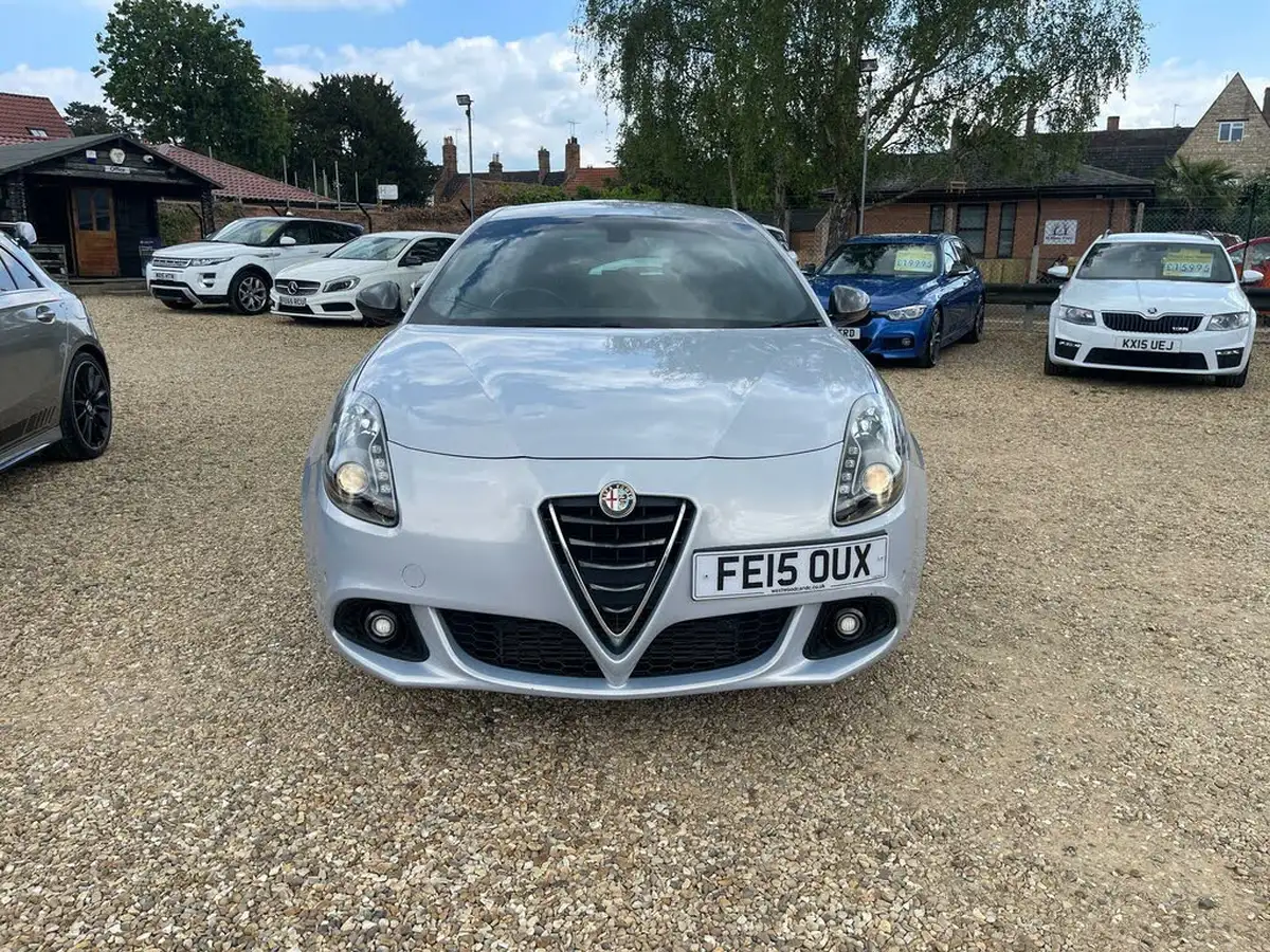 2015-alfa-romeo-giulietta-20jtdm-2-qv-line-175bhp-alfa-tct-big-1