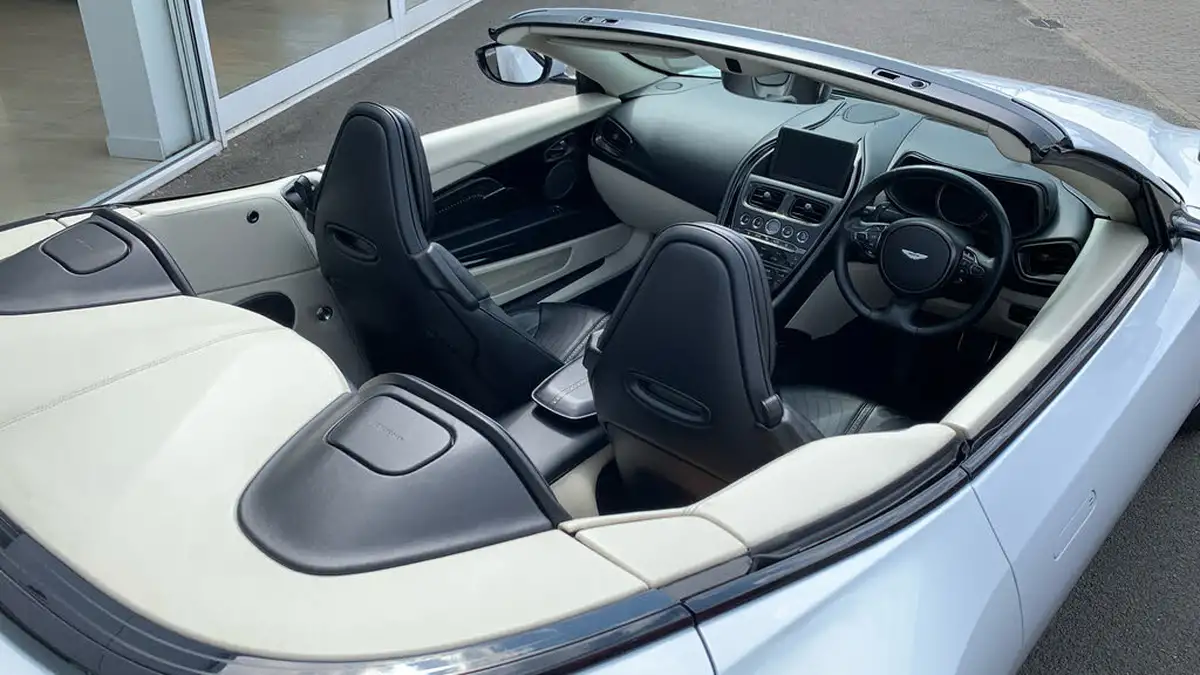 2021-aston-martin-db11-40-v8-503bhp-big-17