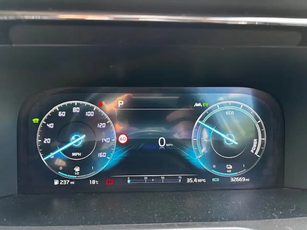 2022-kia-sorento-16-t-gdi-3-226bhp-hev-big-16