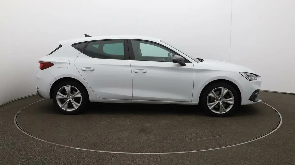 2021-seat-leon-14-e-hybrid-fr-hatchback-big-48