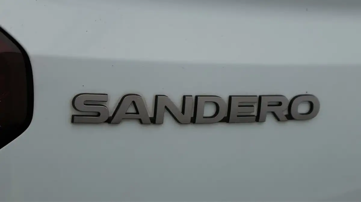 2021-dacia-sandero-10-sce-essential-big-20