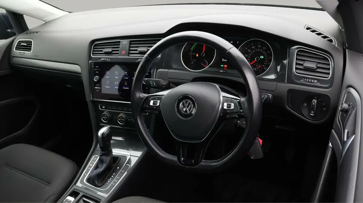 2020-volkswagen-golf-e-e-golf-big-8