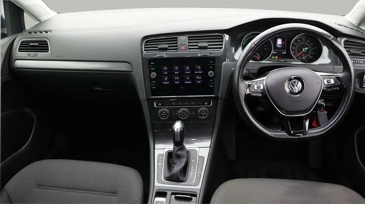 2020-volkswagen-golf-e-e-golf-big-12