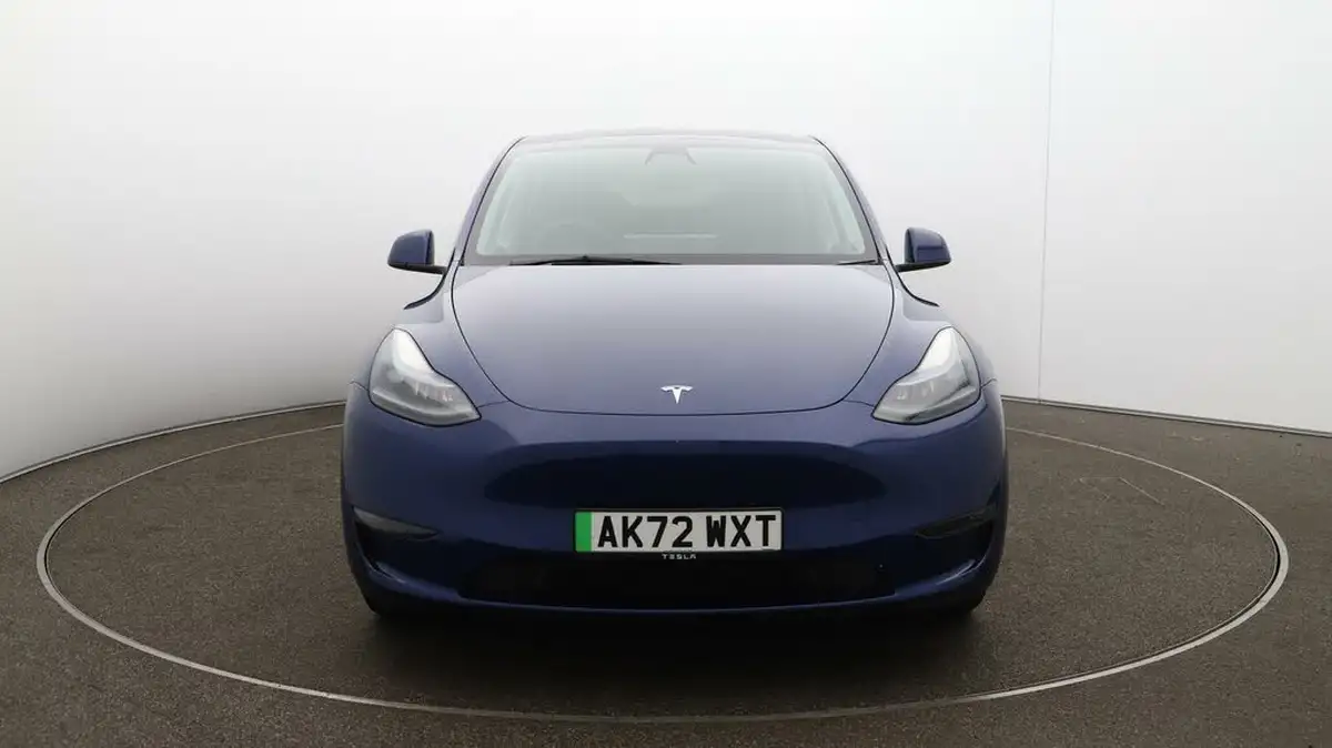 2022-tesla-model-y-e-long-range-big-40
