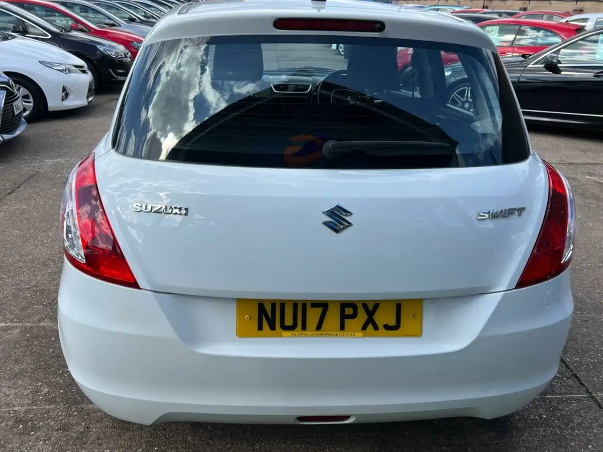 2017-suzuki-swift-12-sz2-5d-big-48