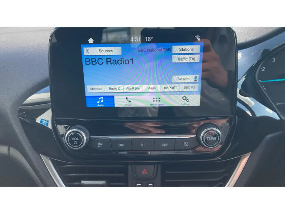 2018-ford-fiesta-11-ti-vct-zetec-3d-big-31