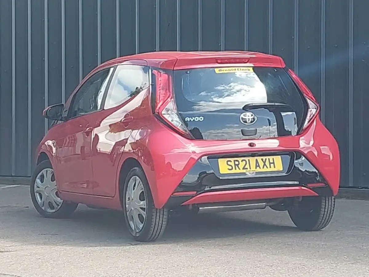 2021-toyota-aygo-10-vvt-i-x-play-tss-big-1