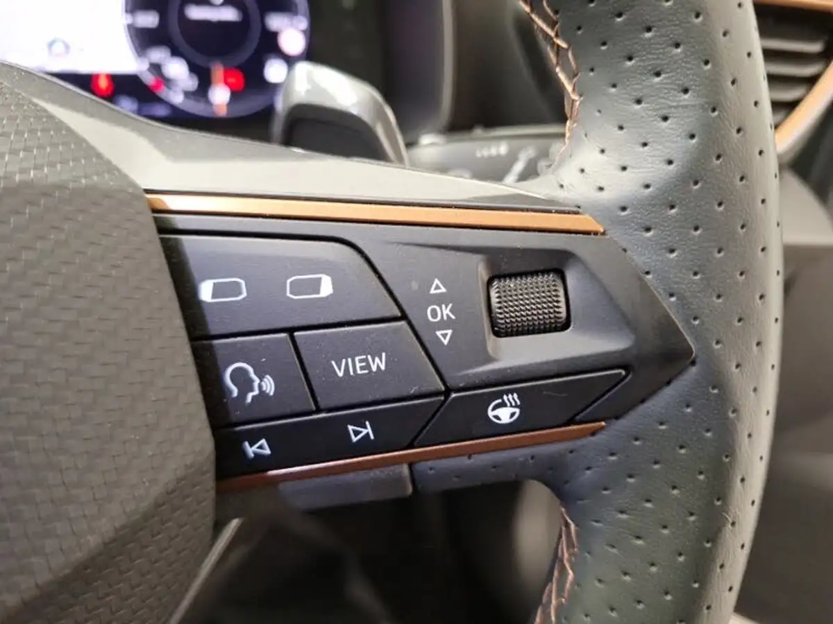 2024-cupra-leon-nf-15-etsi-v1-design-edition-hatchback-big-12