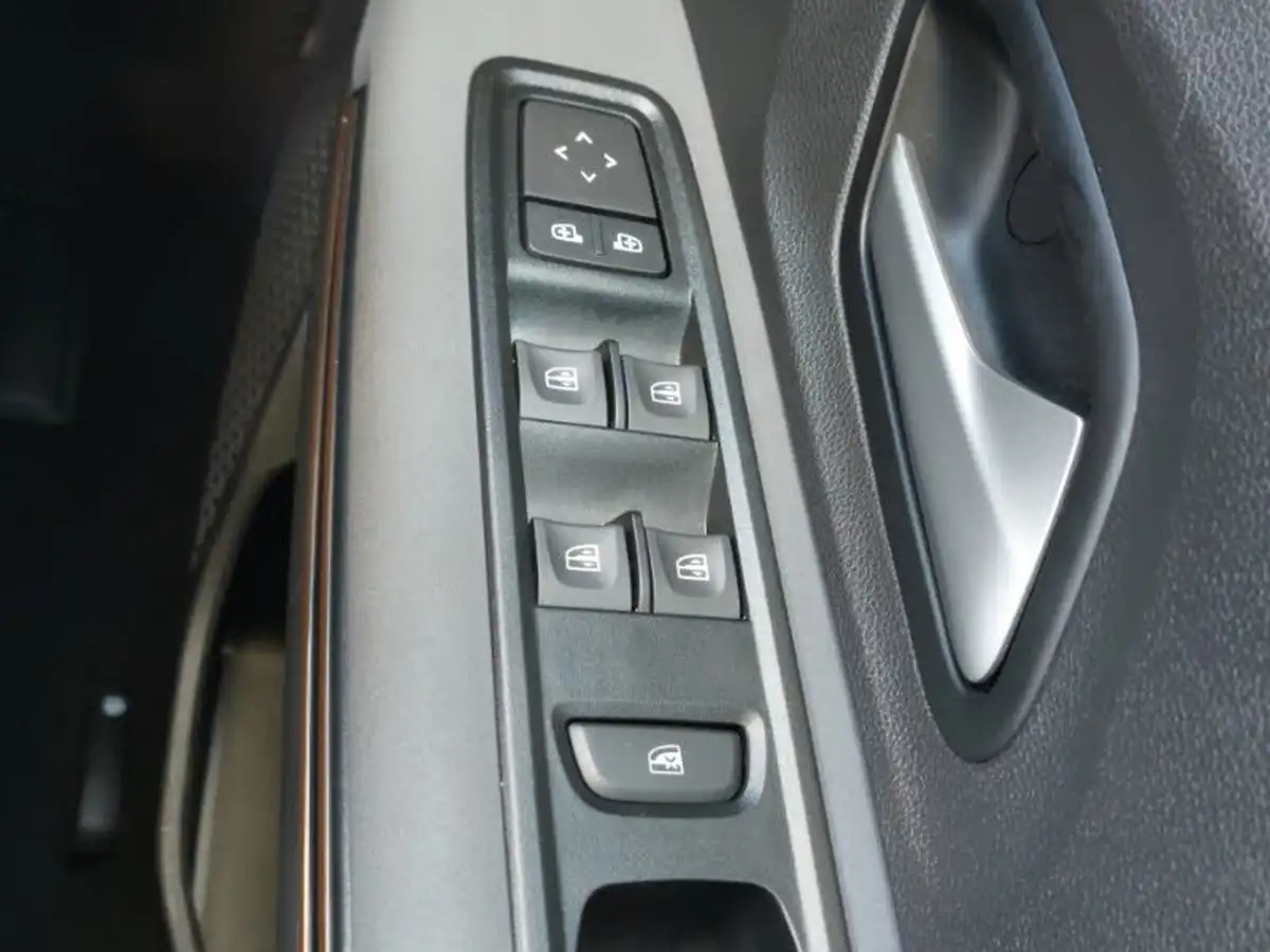 2024-dacia-sandero-stepway-10-tce-extreme-90bhp-big-18