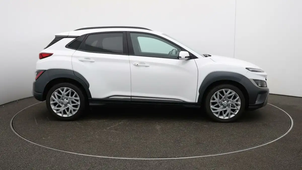 2022-hyundai-kona-16-gdi-premium-big-49