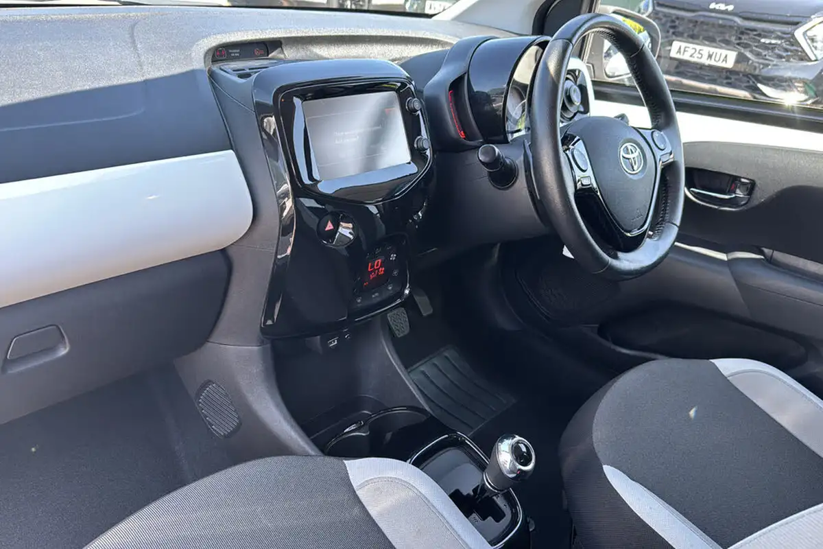 2018-toyota-aygo-10-vvt-i-x-press-71bhp-x-shift-big-10