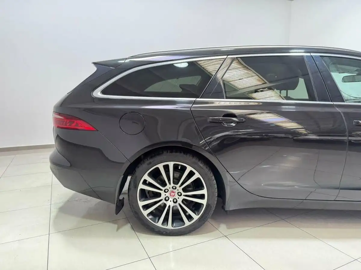 2018-jaguar-xf-20td-portfolio-240ps-awd-sportbrake-5d-1999cc-auto-big-16