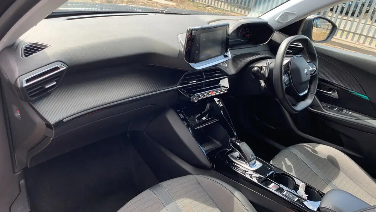 2021-peugeot-2008-suv-12-puretech-allure-130bhp-eat8-big-11