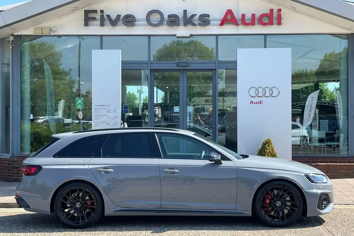 2024-audi-rs4-avant-29-tfsi-carbon-black-big-0