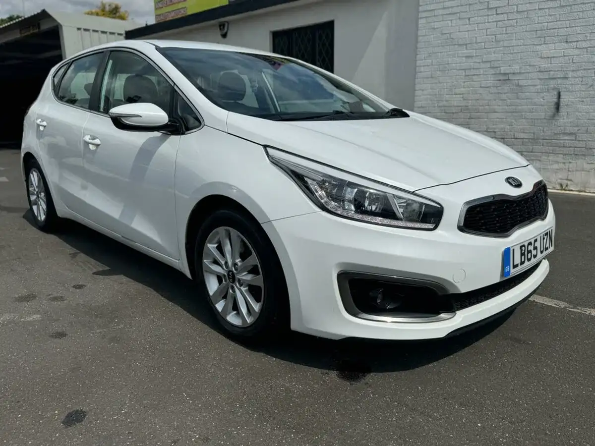 2016-kia-ceed-16crdi-2-hatchback-big-6