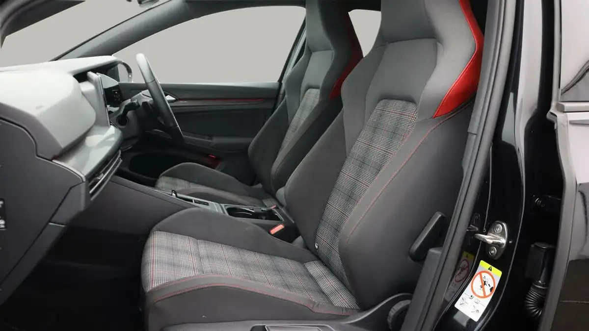 2021-volkswagen-golf-20-tsi-gti-dsg-big-14