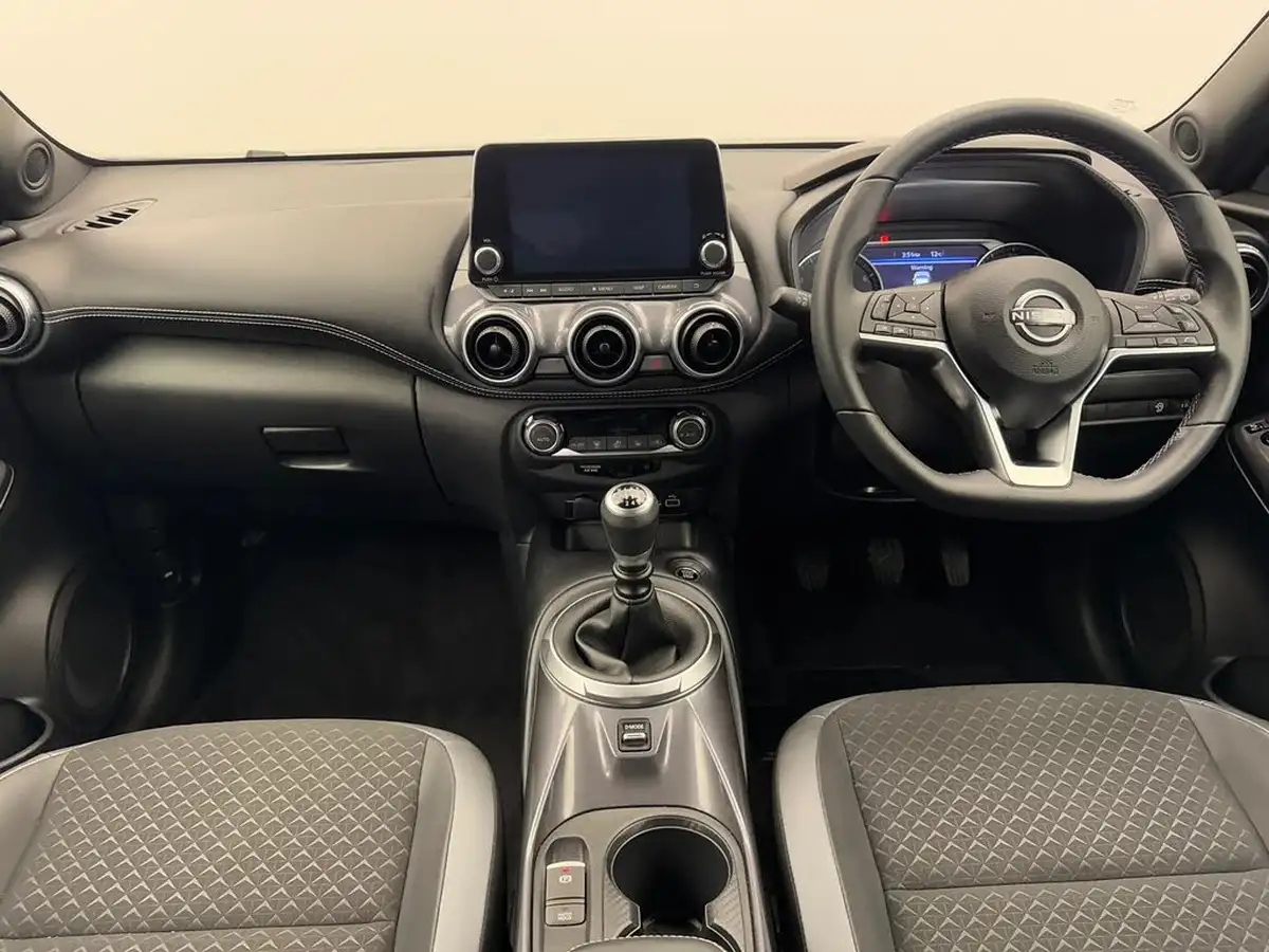 2024-nissan-juke-10-dig-t-n-connecta-big-2