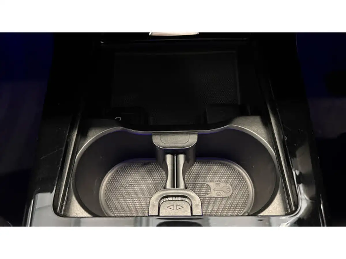 2022-mercedes-benz-a-class-13-a180-amg-line-premium-hatchback-5d-7g-dct-big-33
