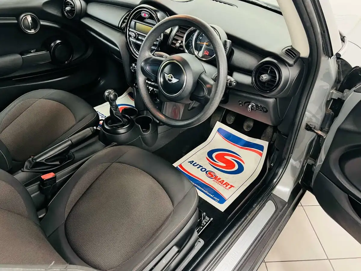 2017-mini-cooper-12-one-3d-big-15
