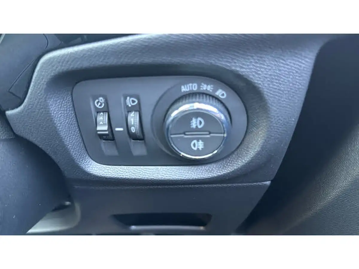 2021-vauxhall-corsa-12i-elite-big-24