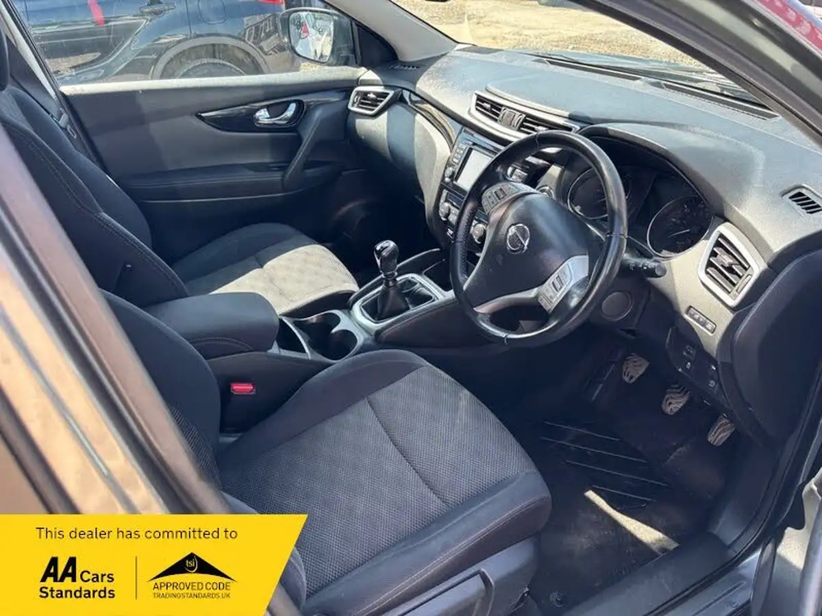 2016-nissan-qashqai-12-dig-t-n-connecta-big-1