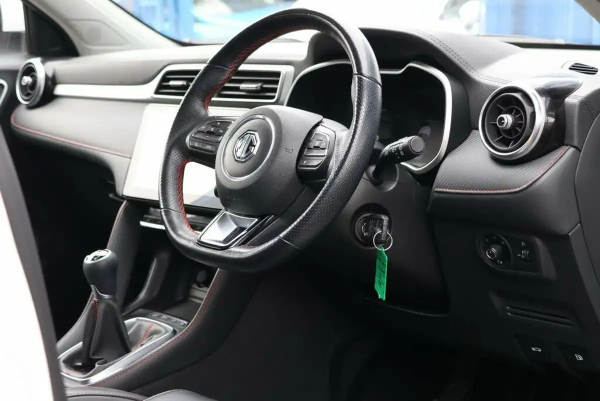 2021-mg-zs-suv-15-vti-tech-exclusive-big-3
