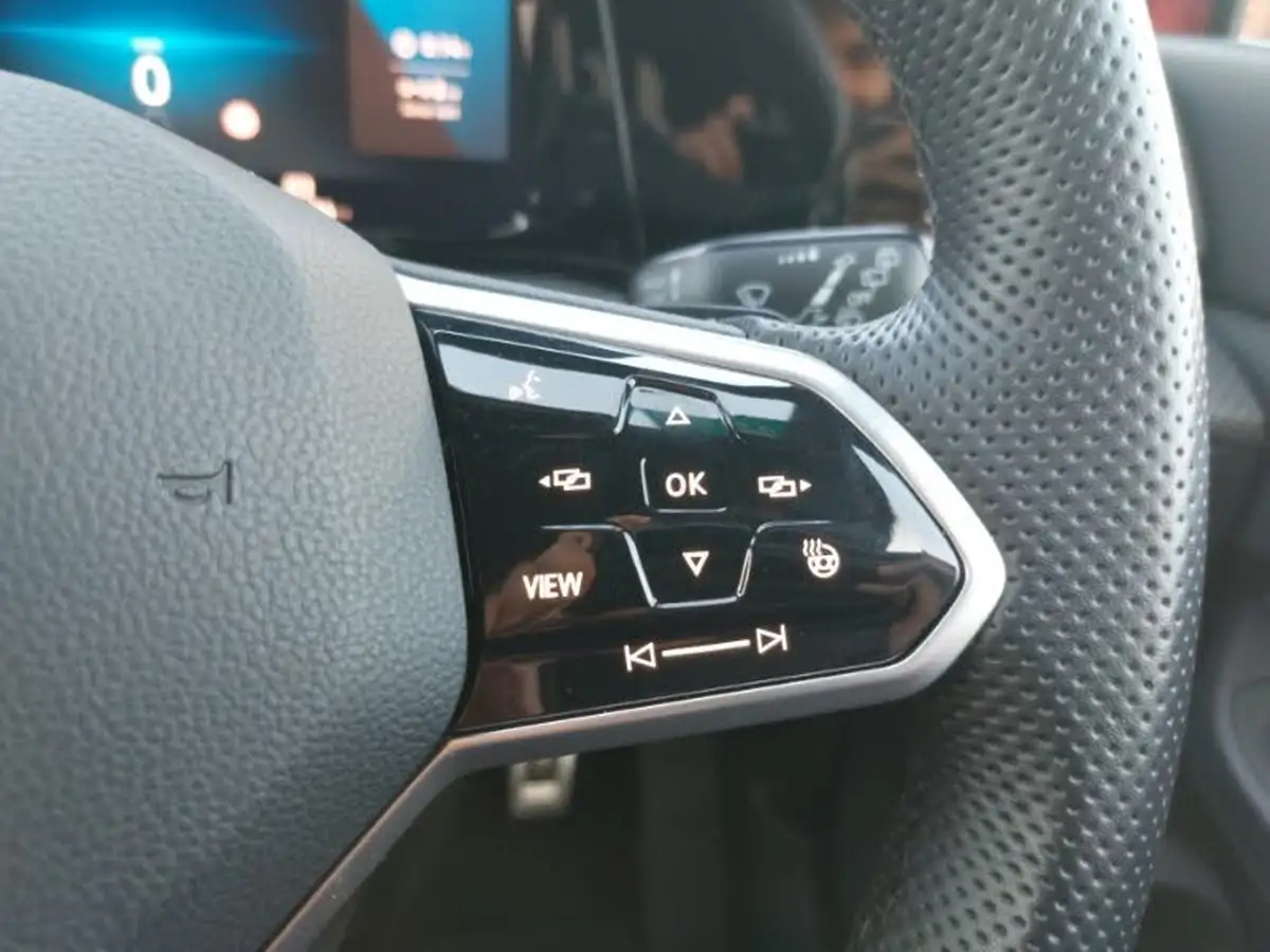 2022-volkswagen-golf-20tdi-r-line-estate-dsg-big-11