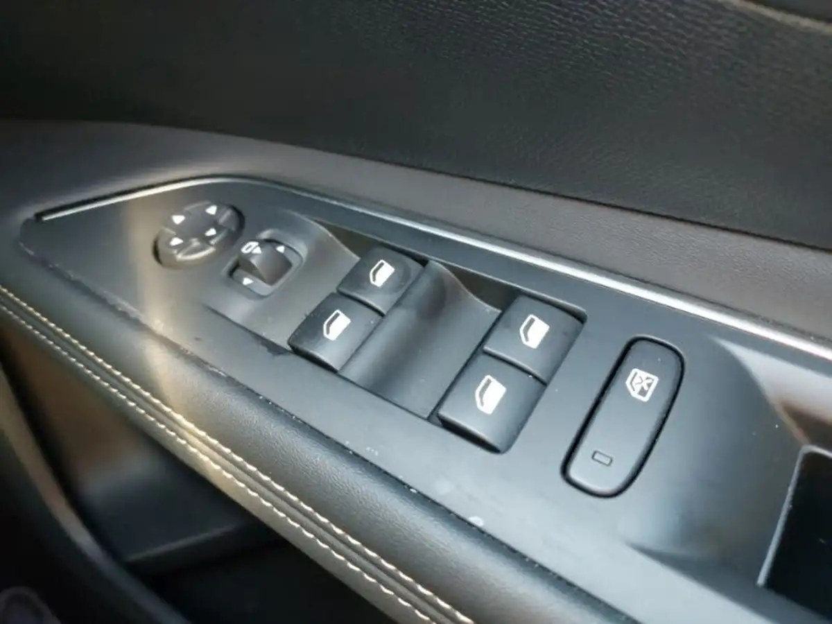 2024-peugeot-3008-suv-12-puretech-gt-130bhp-ss-eat8-big-11