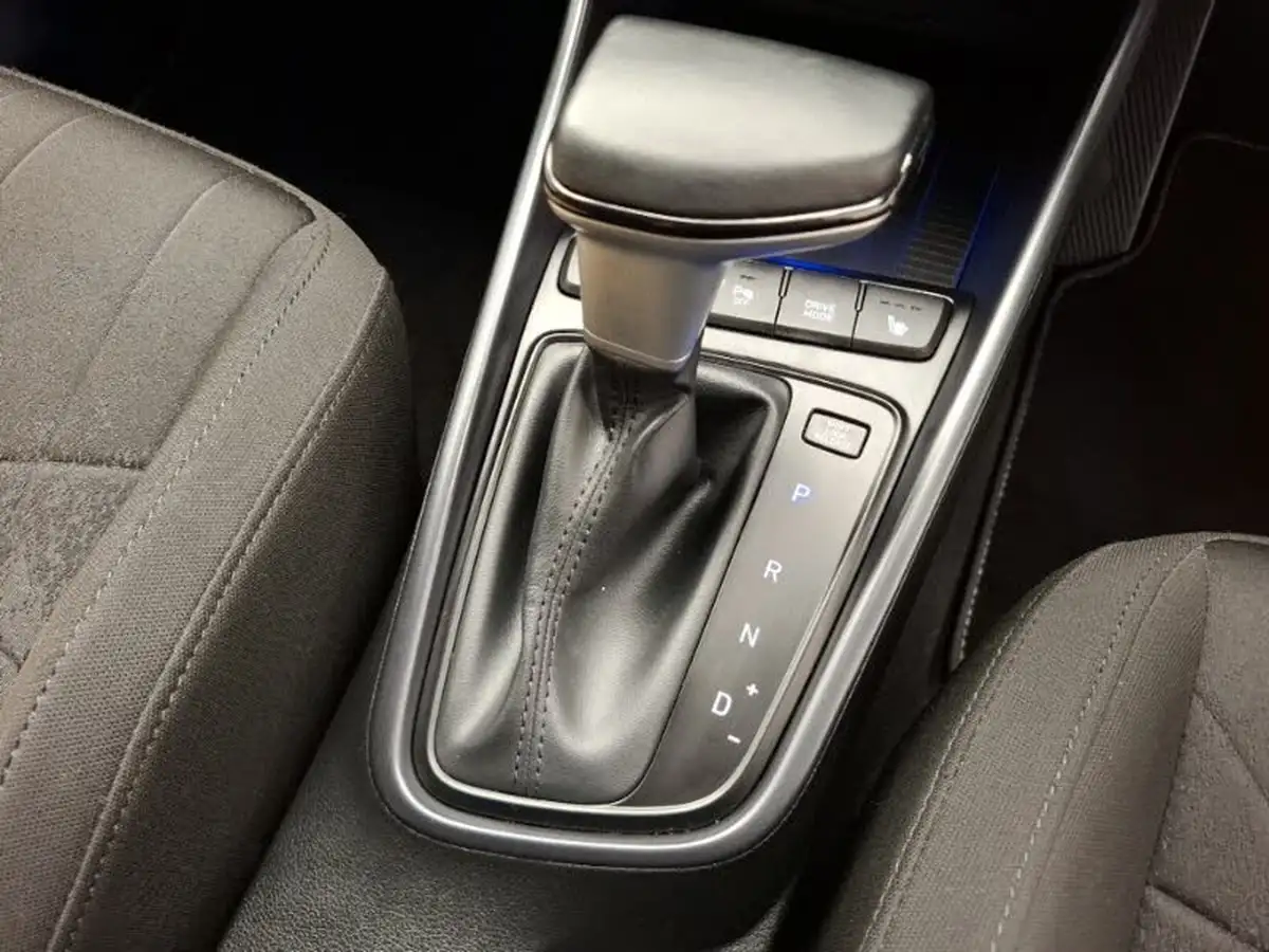 2023-hyundai-bayon-10-t-gdi-premium-100ps-dct-big-15