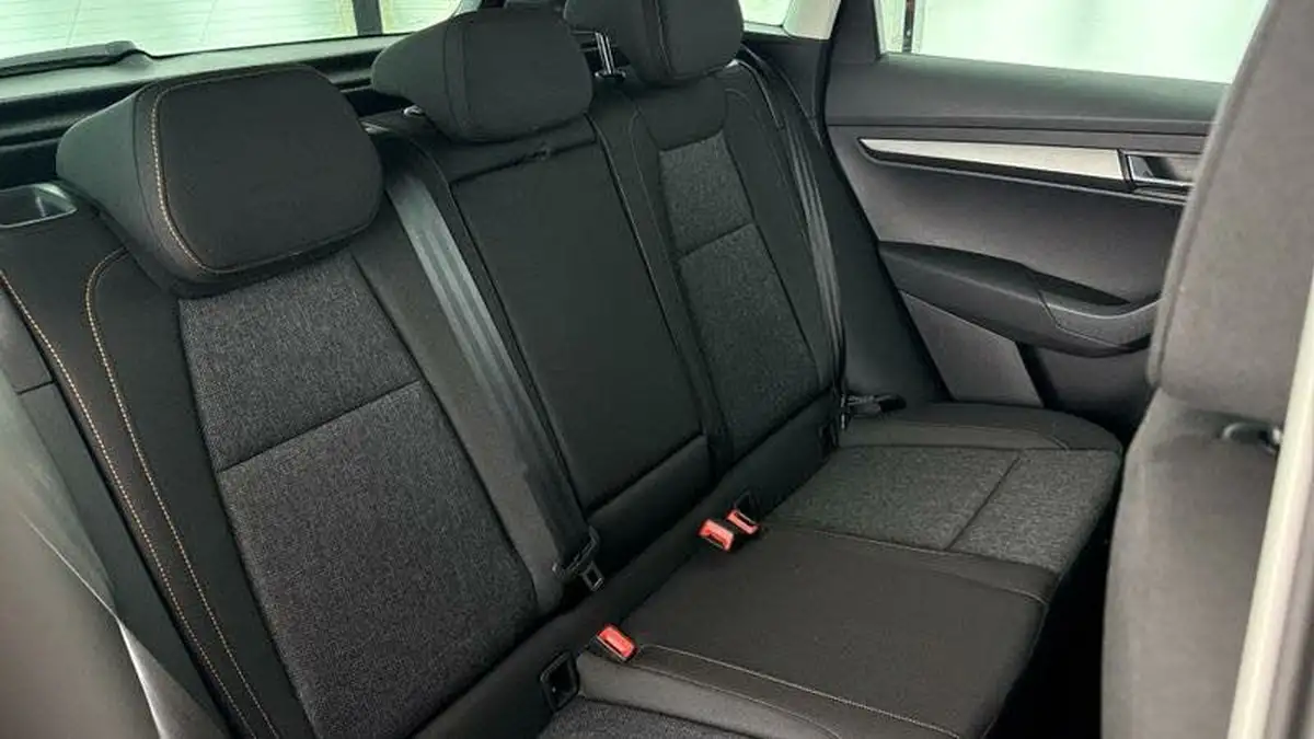 2021-skoda-karoq-15-tsi-se-drive-big-16