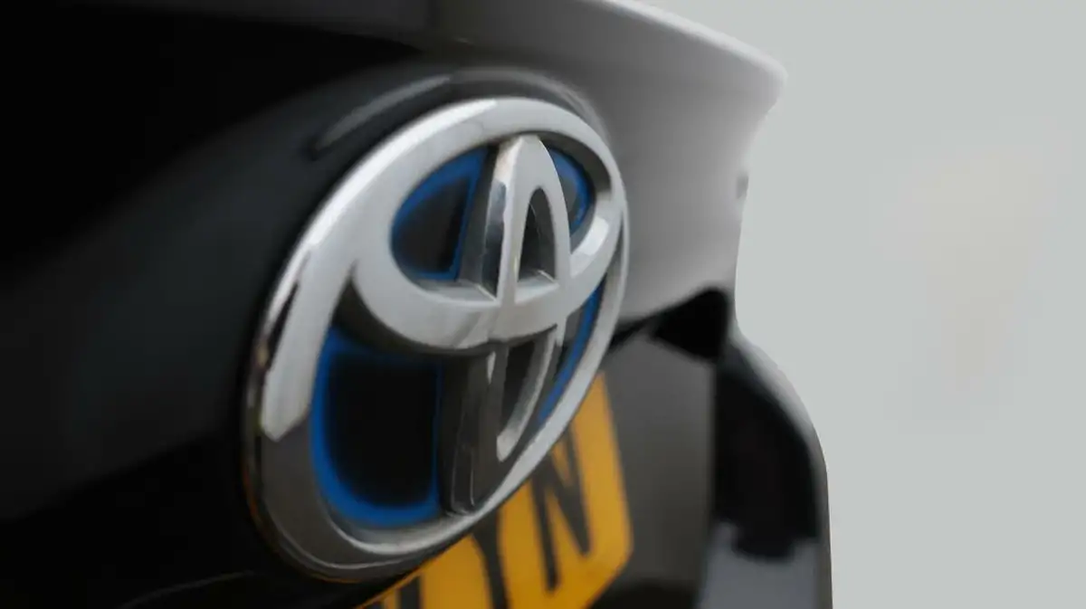 2022-toyota-yaris-15-vvt-i-excel-big-21