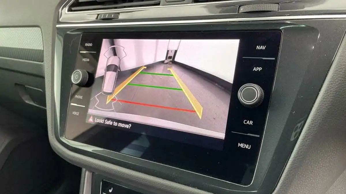 2022-volkswagen-tiguan-15-tsi-r-line-big-16