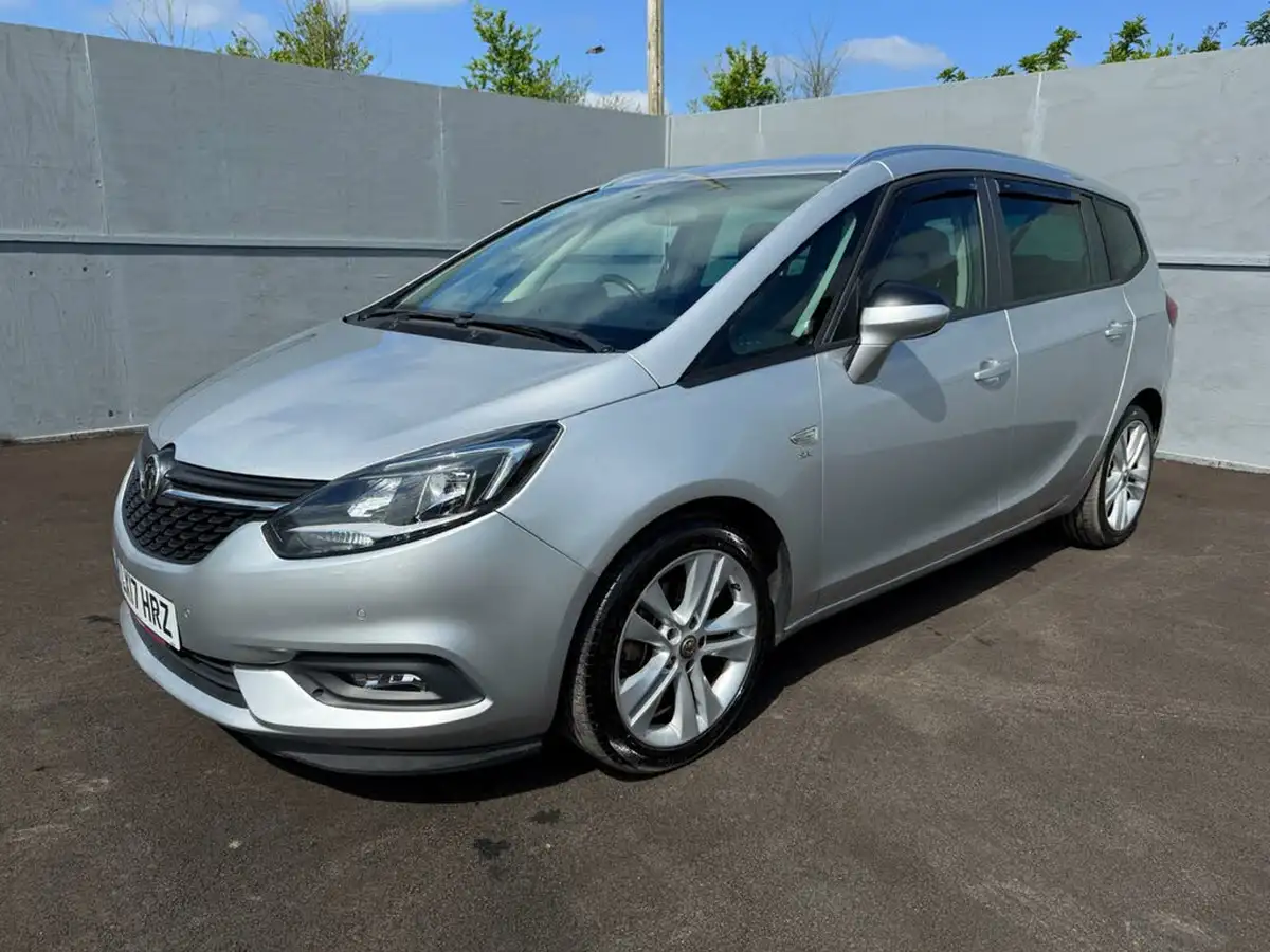 2017-vauxhall-zafira-tourer-14i-16v-turbo-sri-nav-leather-pk-big-3