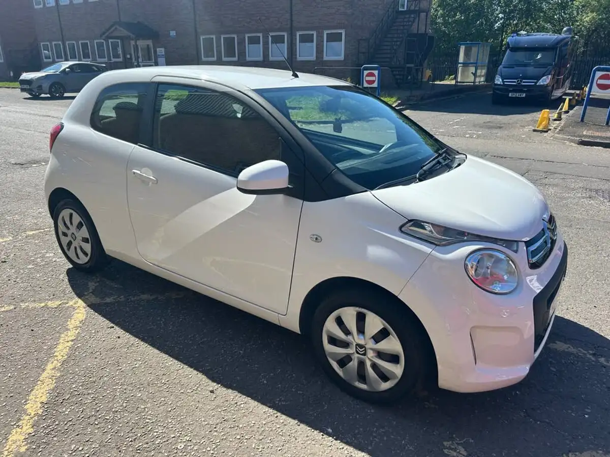 2015-citroen-c1-10-vti-feel-3d-big-4