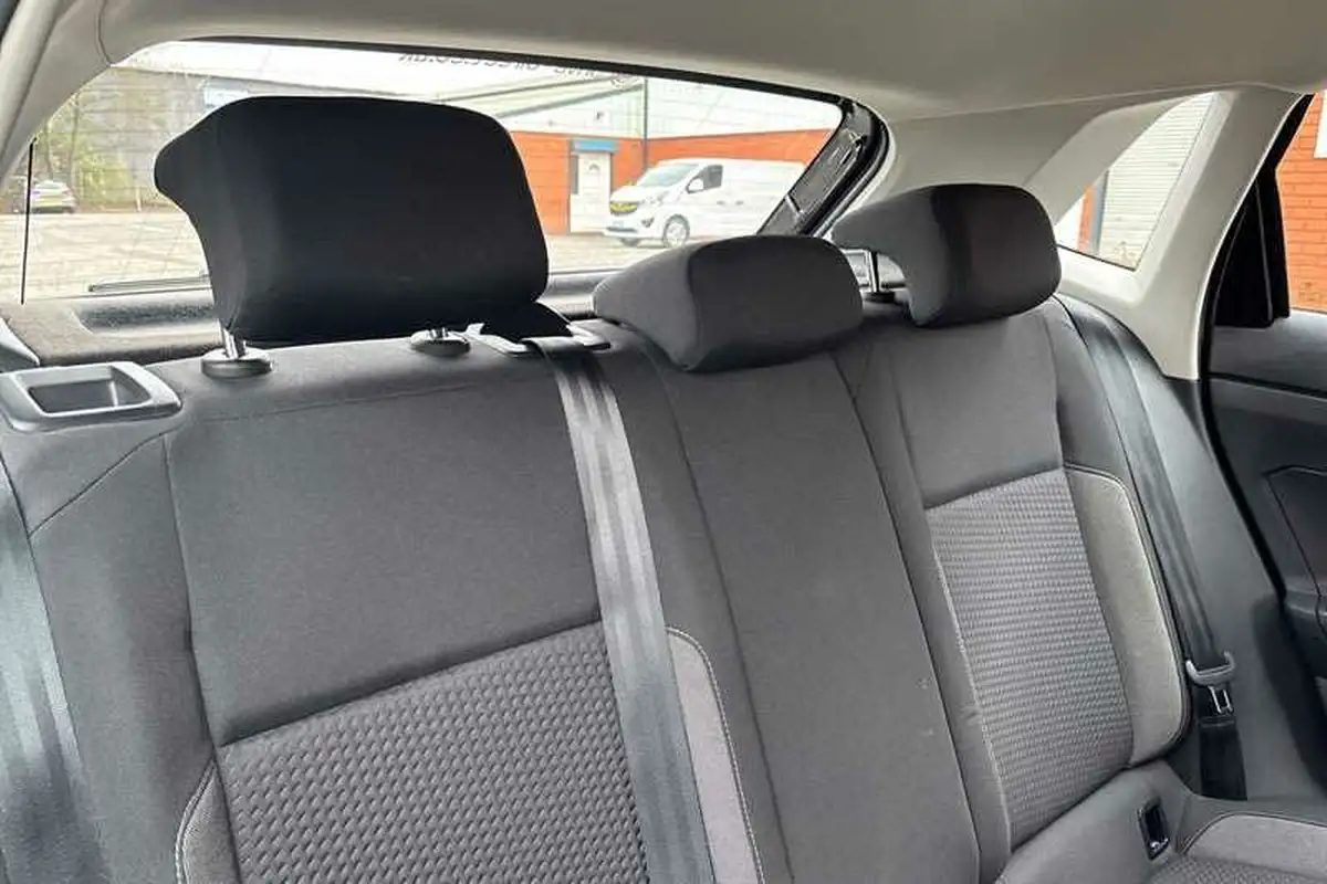 2022-volkswagen-polo-10-tsi-life-dsg-big-23