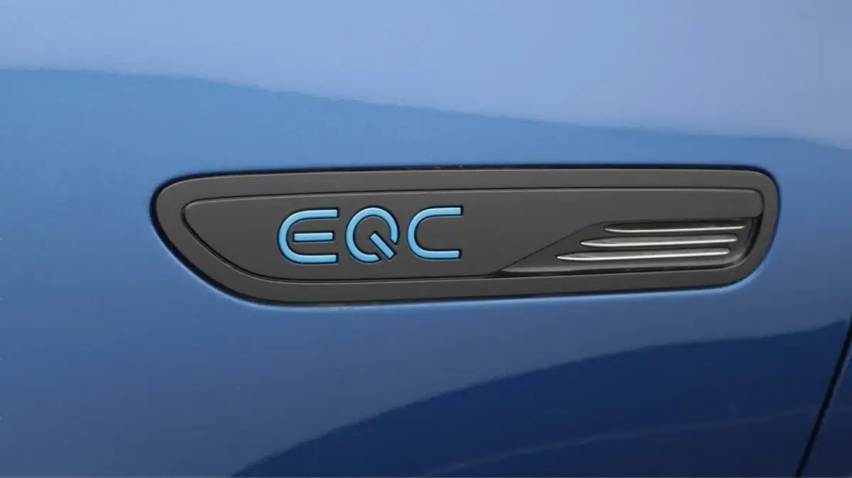 2022-mercedes-benz-eqc-e-eqc-400-amg-line-big-20