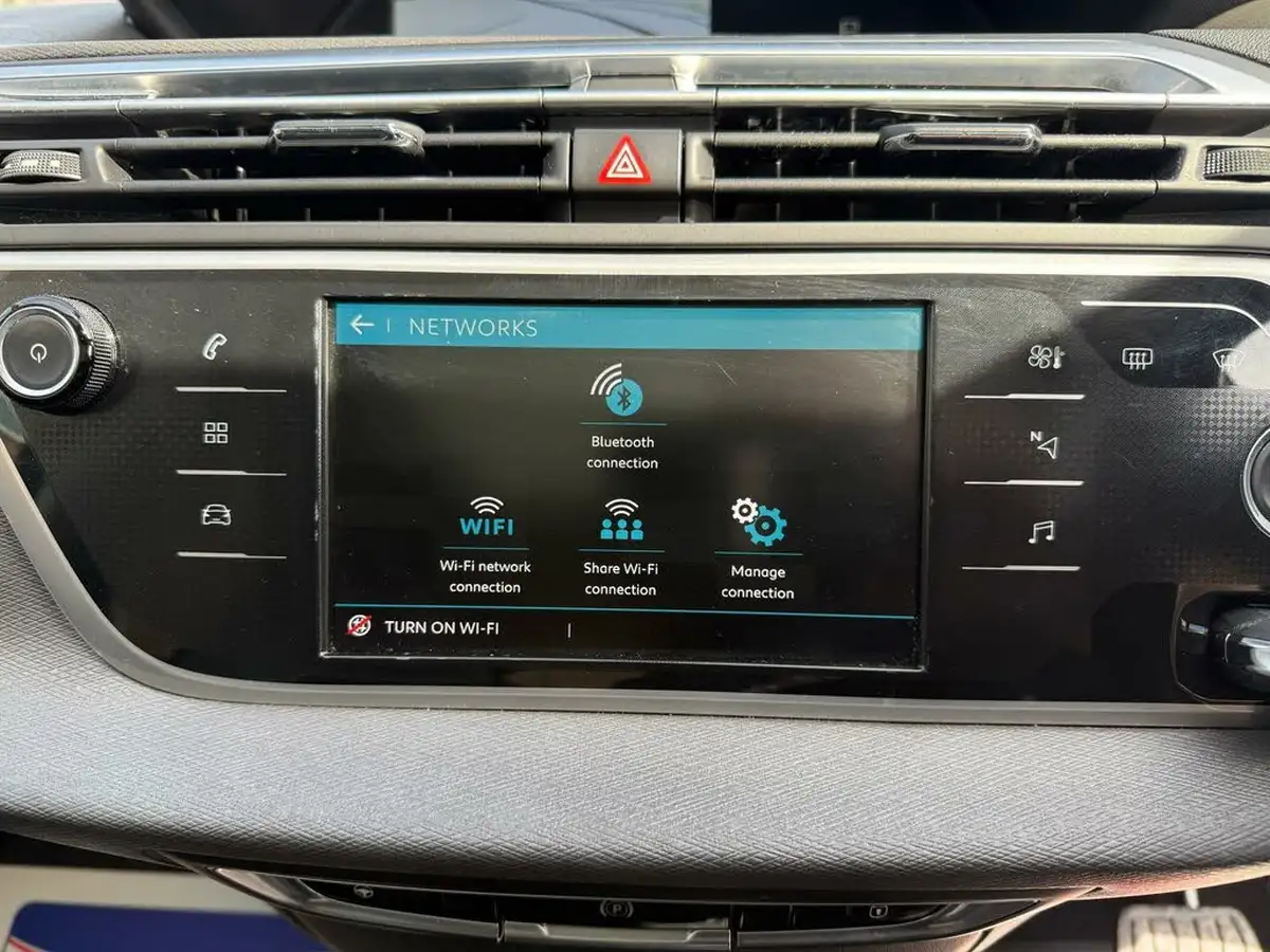 2016-citroen-grand-c4-picasso-16bluehdi-flair-eat6-big-26