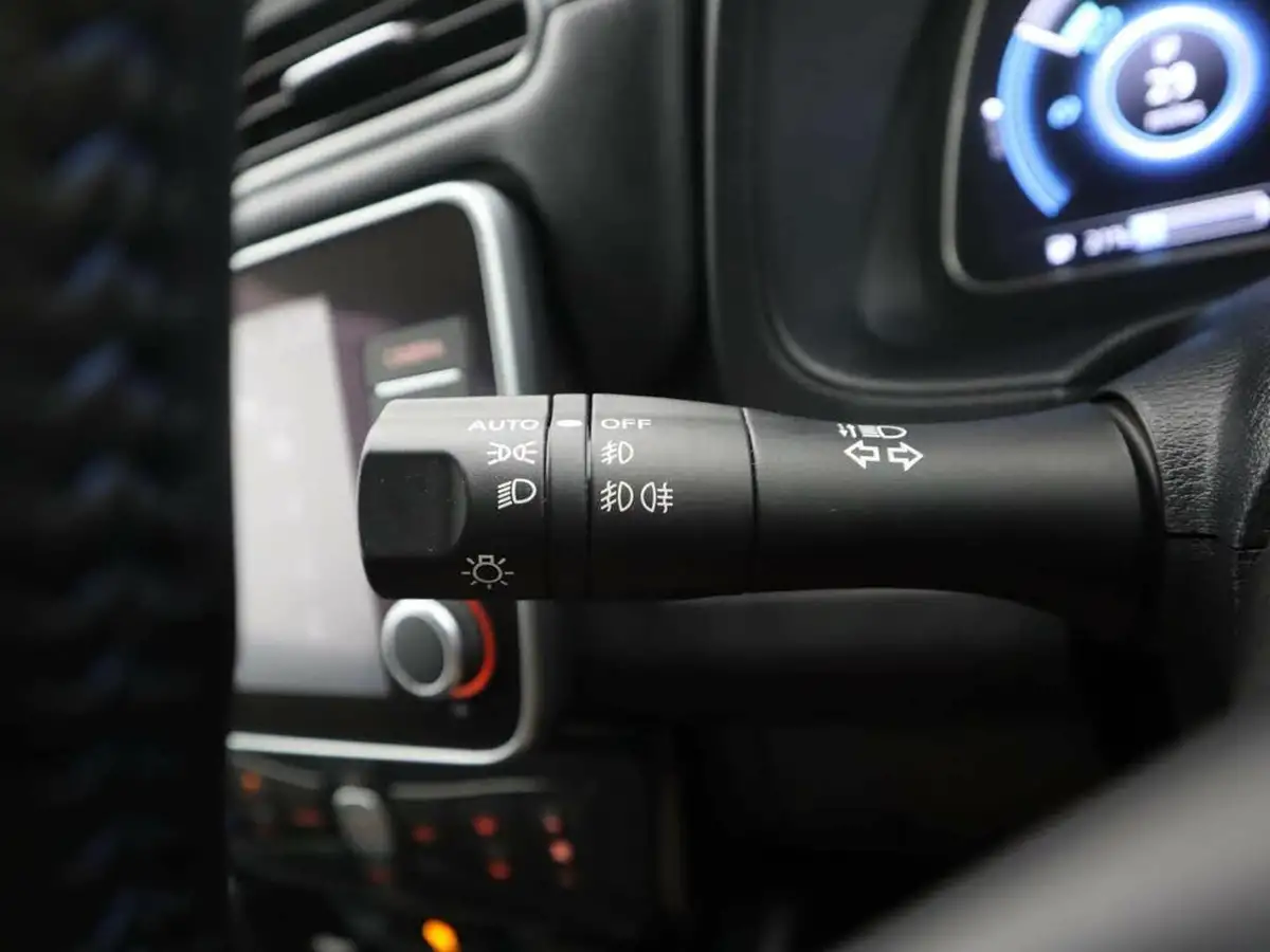 2024-nissan-leaf-e-n-connecta-39kwh-big-33