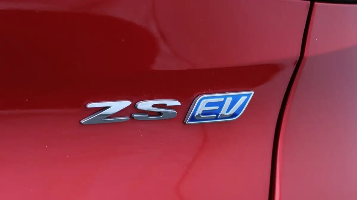 2021-mg-zs-suv-e-exclusive-ev-big-22