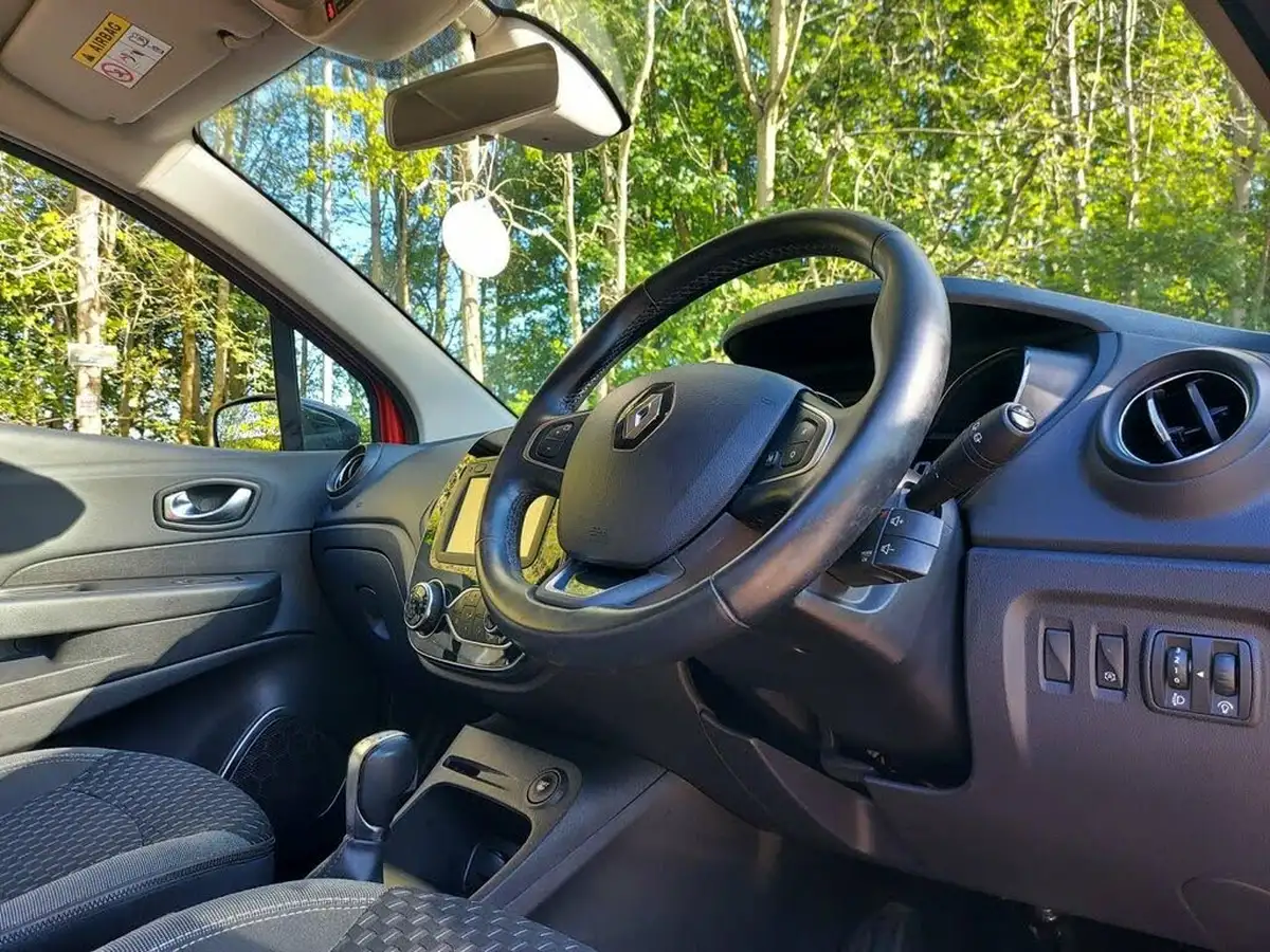 2017-renault-captur-12-dynamique-s-nav-big-24