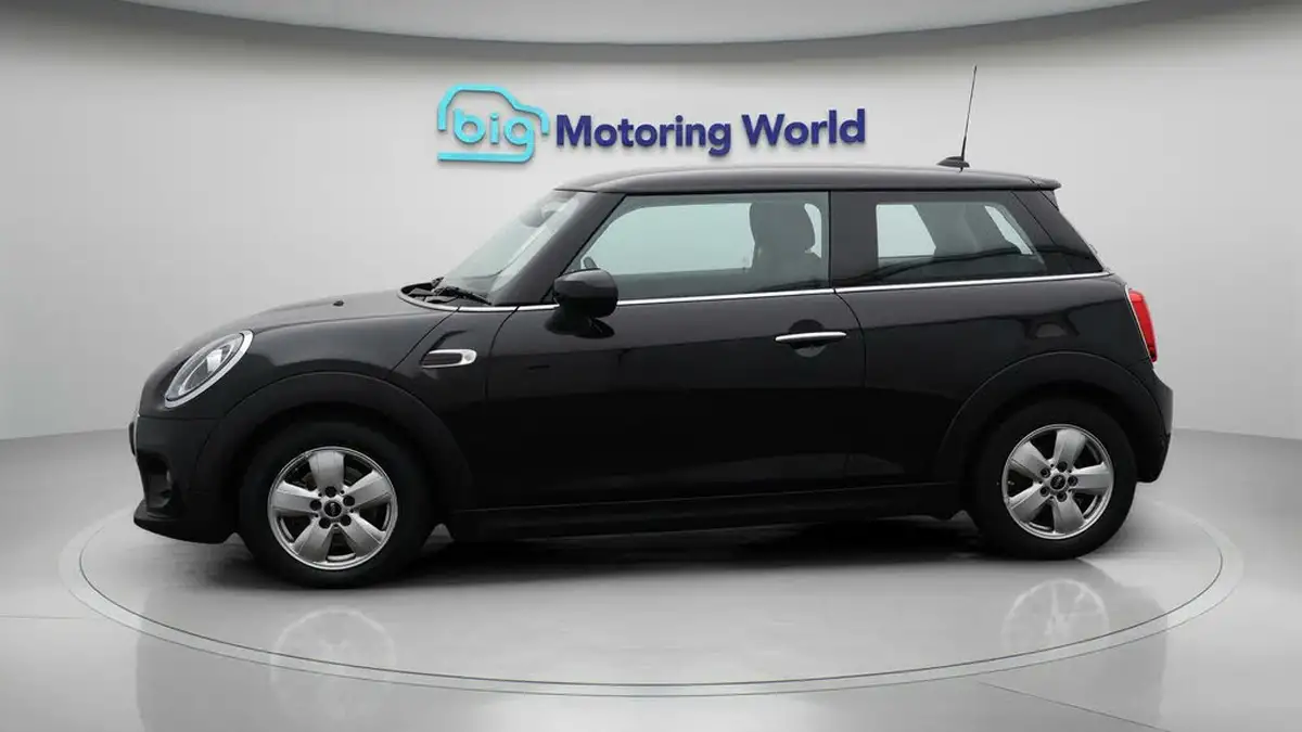 2020-mini-cooper-15-cooper-classic-hatchback-3d-auto-big-4