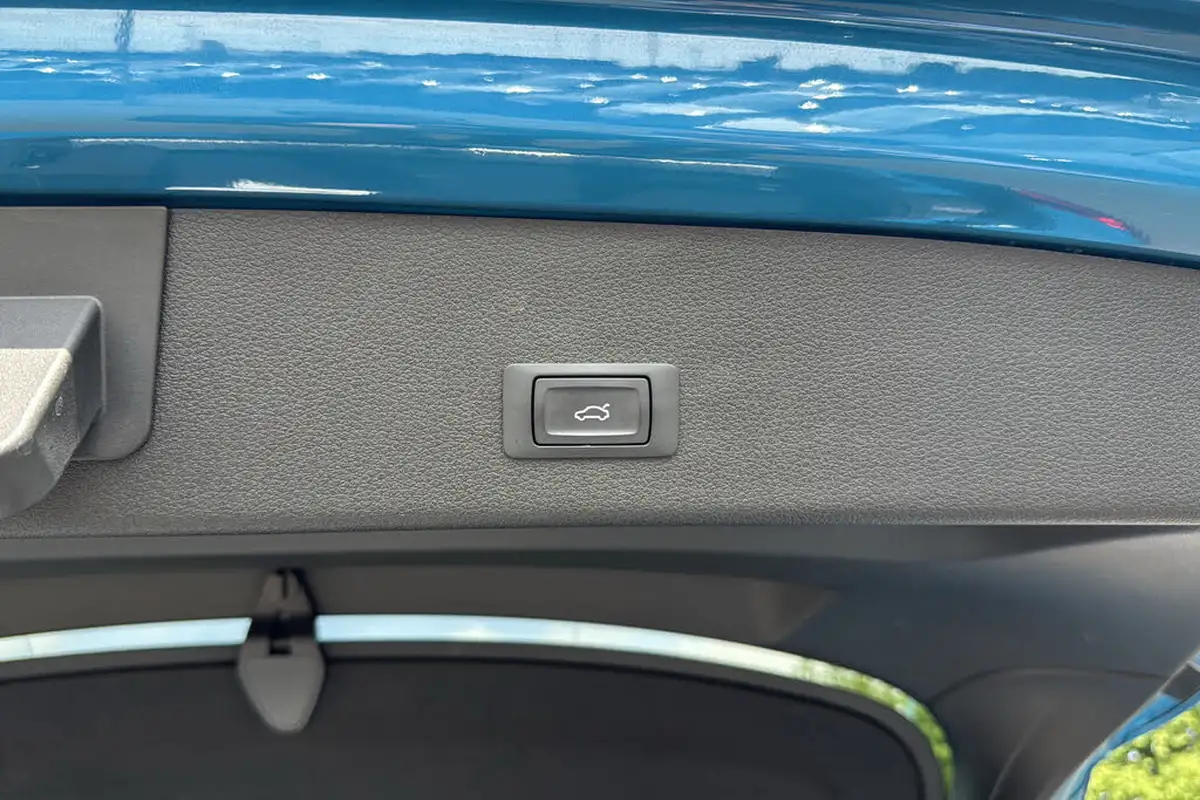 2021-audi-e-tron-55e-s-line-sportback-big-22