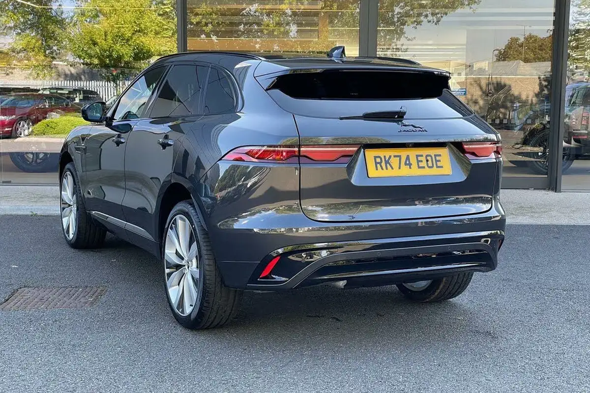 2024-jaguar-f-pace-20-d200-r-dynamic-hse-black-big-62