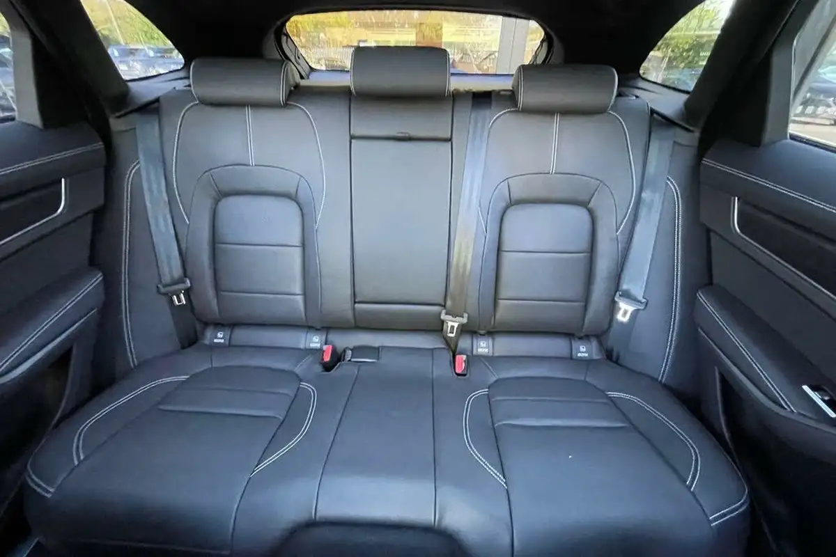 2024-jaguar-f-pace-20-d200-r-dynamic-hse-black-big-10
